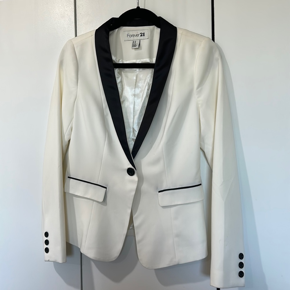 Forever 21 black and white blazer